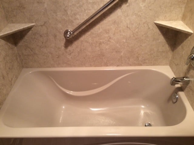 bathtub remodeling - after 4