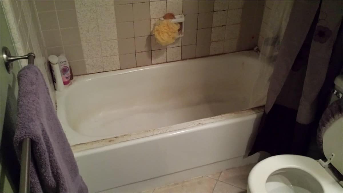 bathtub remodeling - before 3
